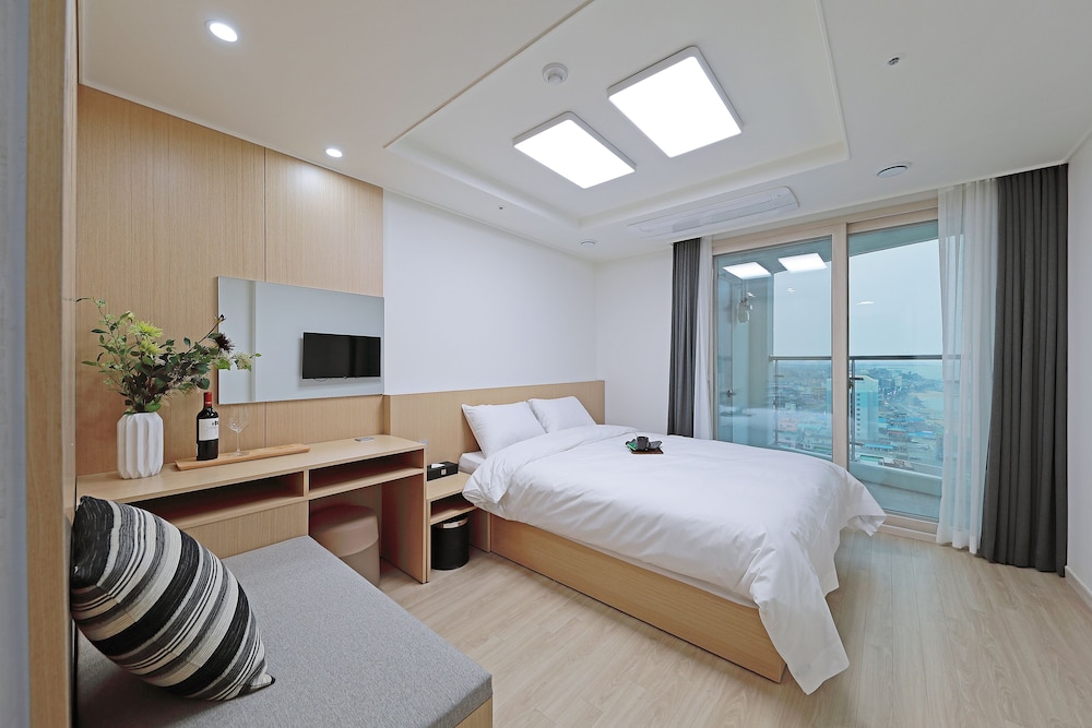 Room (Randomly assigned)