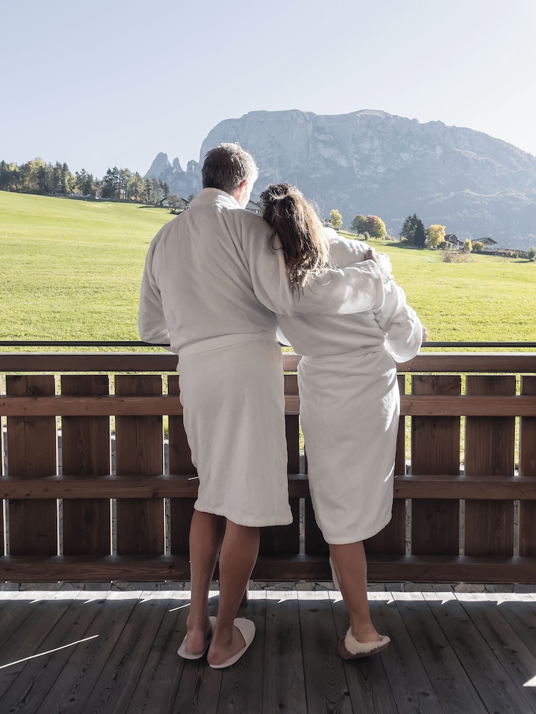 Suite Stria with balcony and mountain view