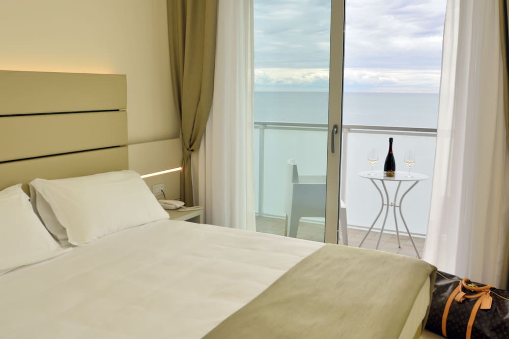 Superior Double Room, 1 Queen Bed photo 2