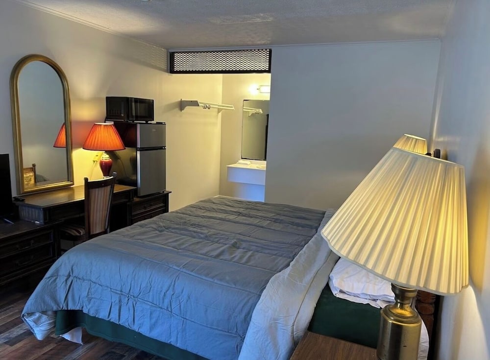 Standard Room, 1 King Bed - Non Smoking
