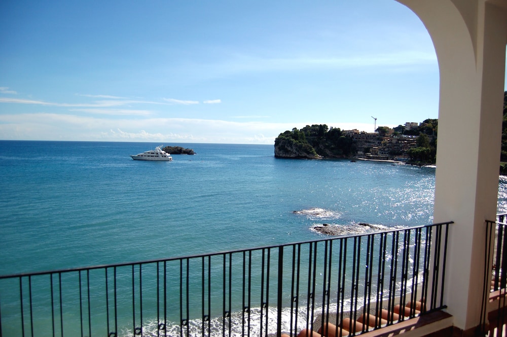 Superior Double or Twin Room, Terrace, Sea View - Photo 20