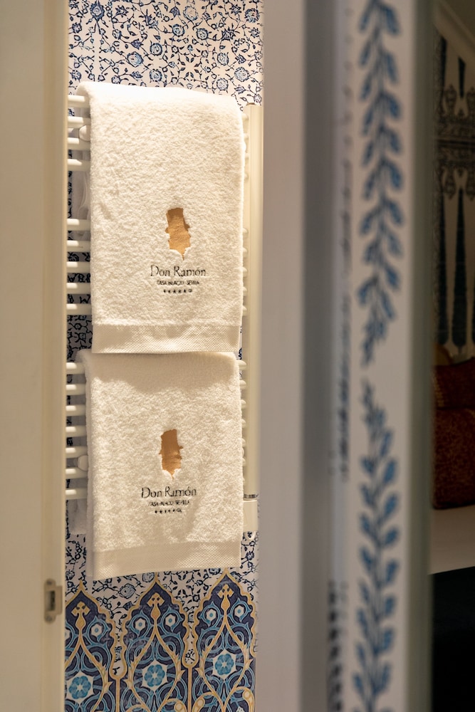 Luxury Suite - Photo 24
