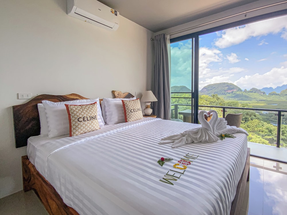 Grand Panoramic View Suite - Photo 1