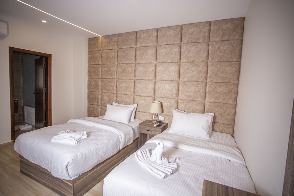 Standard Twin Room photo 2