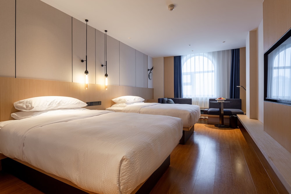 Deluxe Room, 2 Double Beds - Photo 1