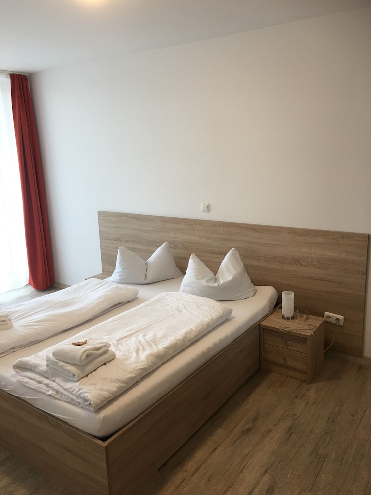 Basic Apartment, 2 Bedrooms photo 2