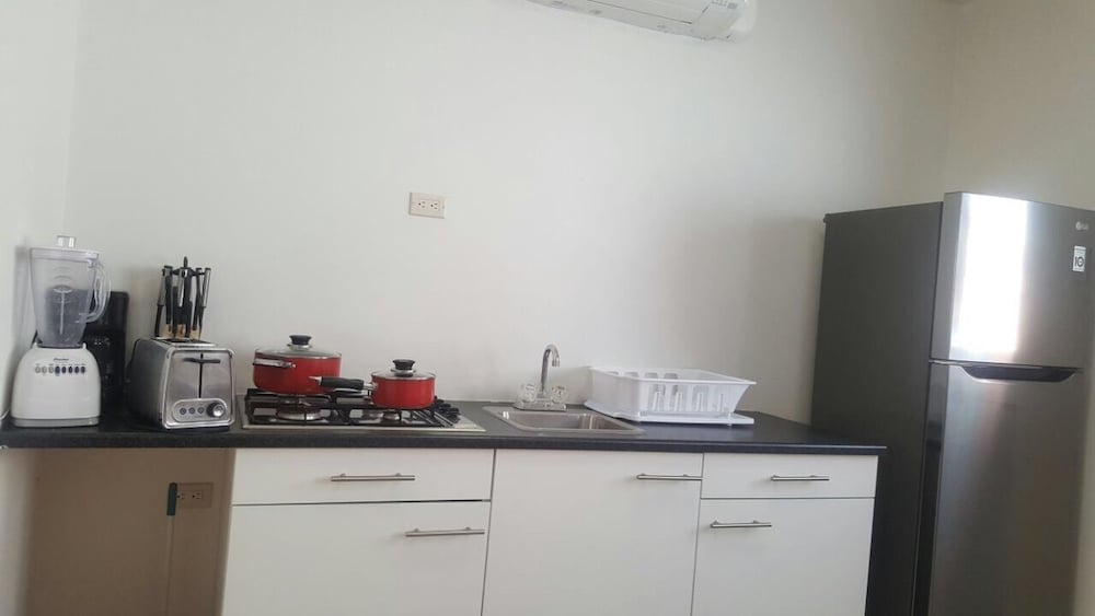 Apartment 3 photo 3