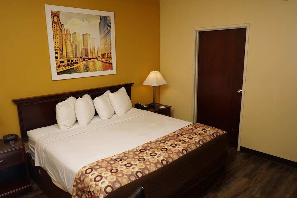 Standard Room, 1 King Bed, Non Smoking - Photo 18