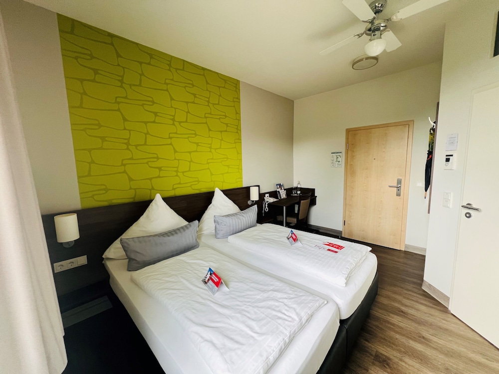 Classic Double Room, 1 King Bed photo 1