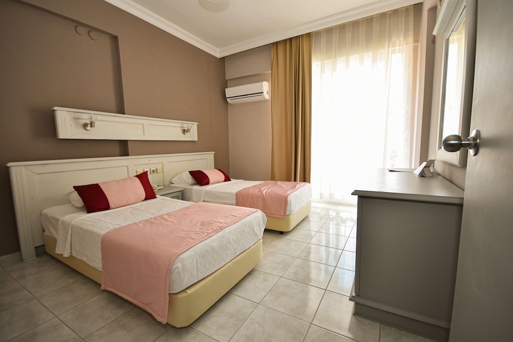 Family Apartment, 2 Bedrooms, Non Smoking, Beachfront