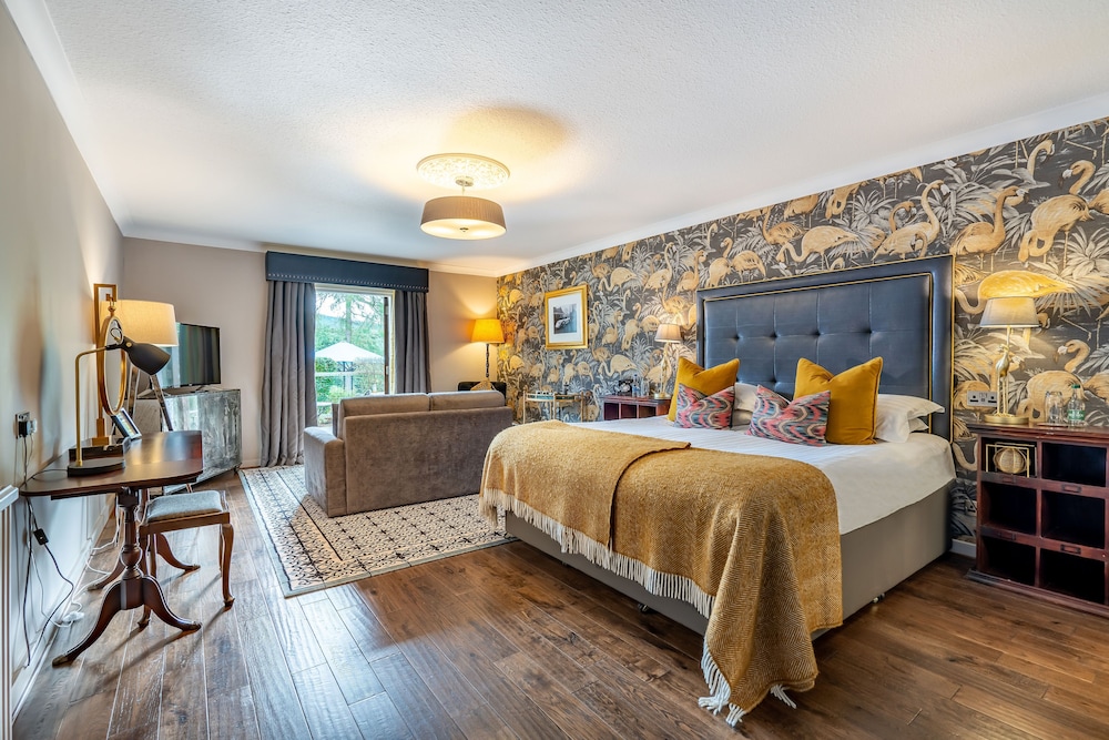 Deluxe King Room with Balcony