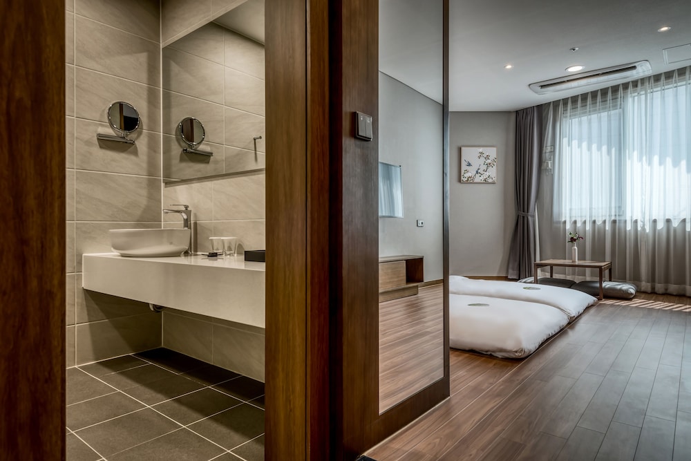 Traditional Room, Multiple Beds, Non Smoking, Refrigerator (2 Japanese futons)