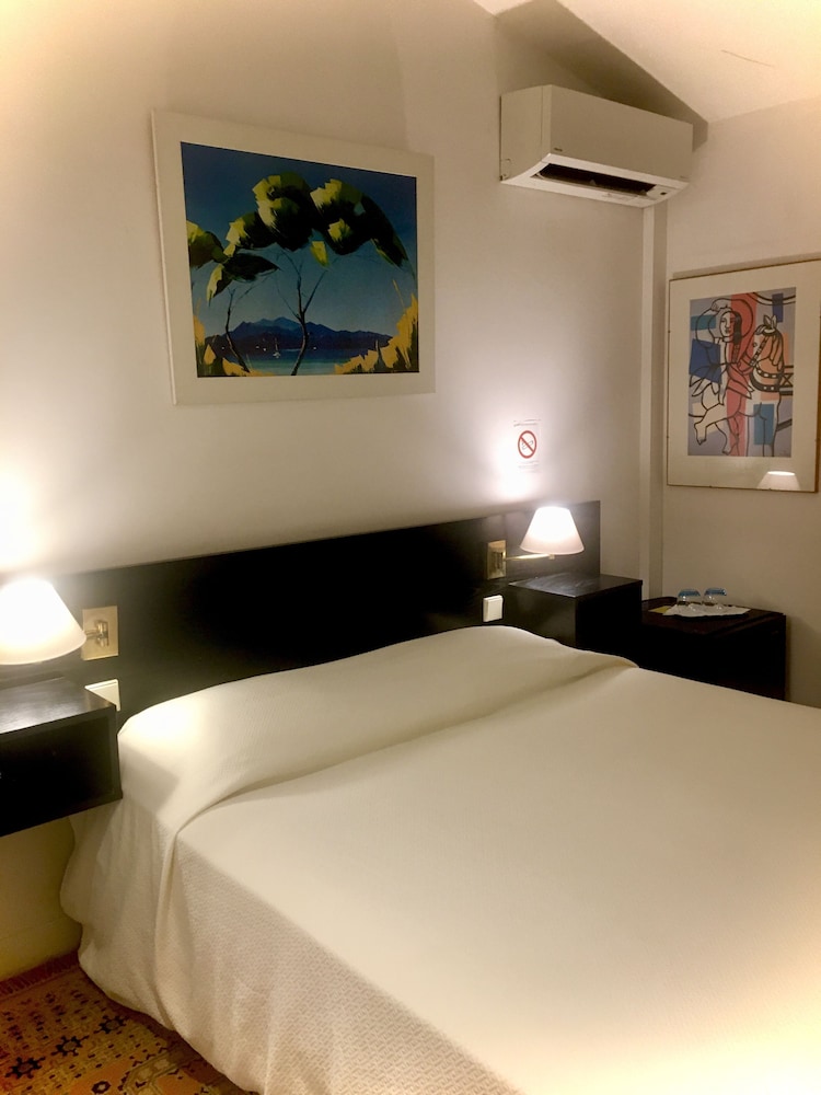Basic Double Room, 1 Double Bed (Shower) photo 3