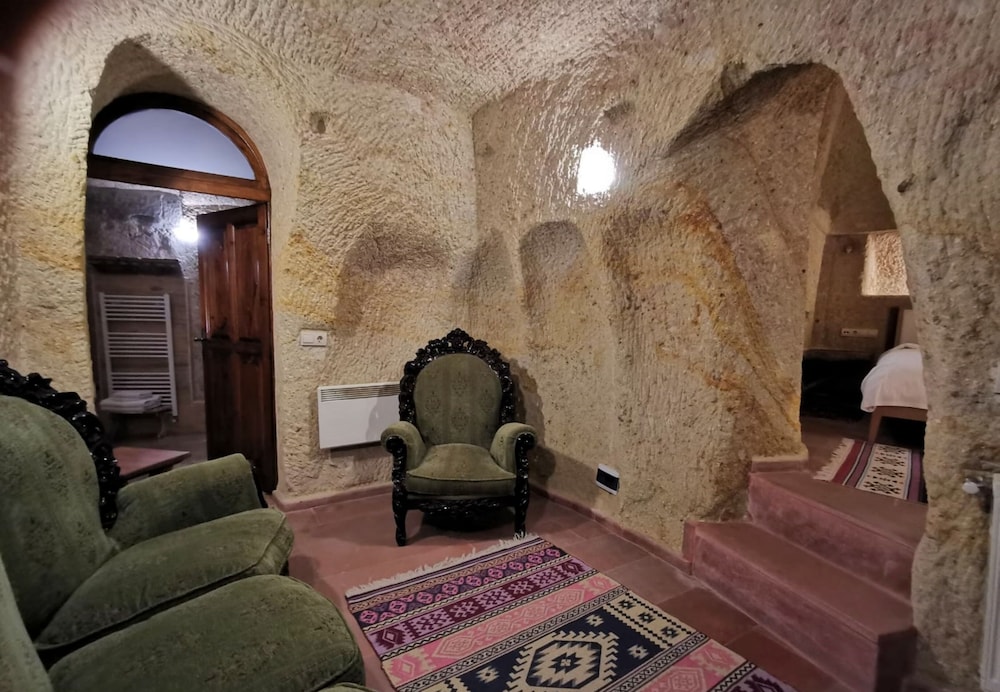 Deluxe Suite - Photo 5