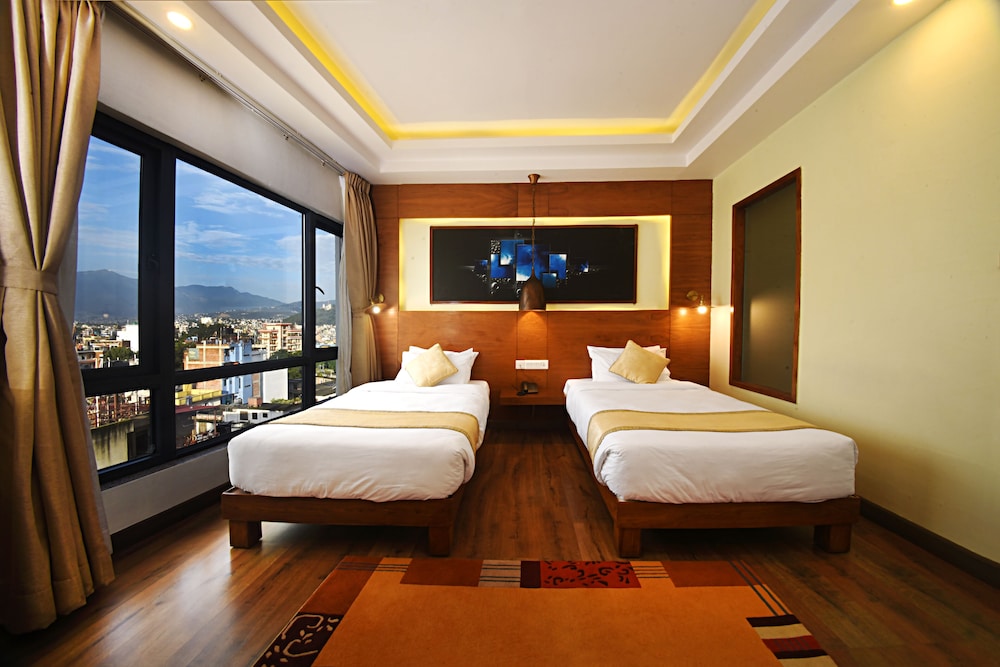 Deluxe Twin Room, 2 Bedrooms, Non Smoking, City View photo 1