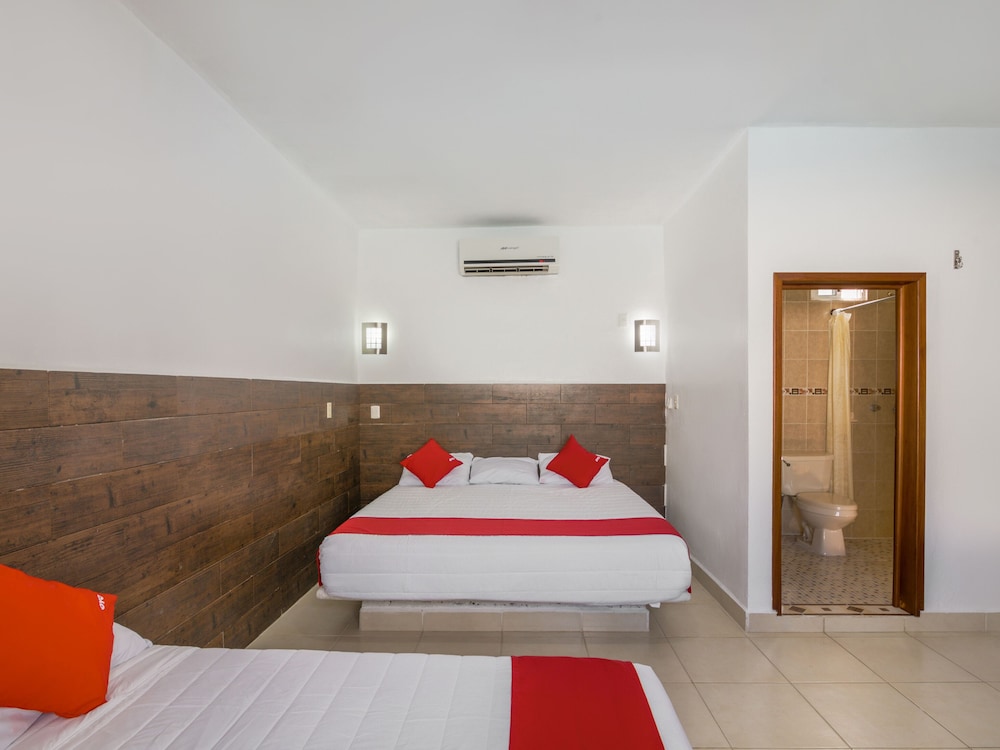 Standard Room, 2 Queen Beds - Photo 1