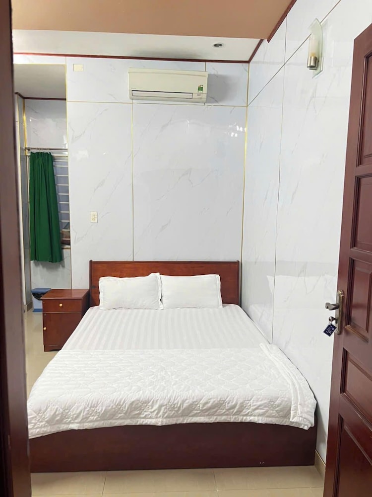 Standard Double Room, 1 Queen Bed, Non Smoking photo 2