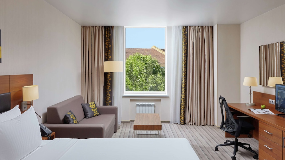 Room, 1 Queen Bed, Accessible photo 1