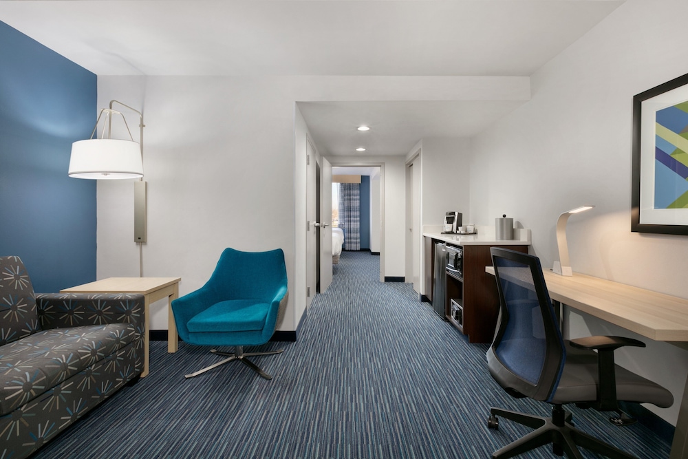 Suite, 2 Queen Beds, Accessible (Mobility) - Photo 6