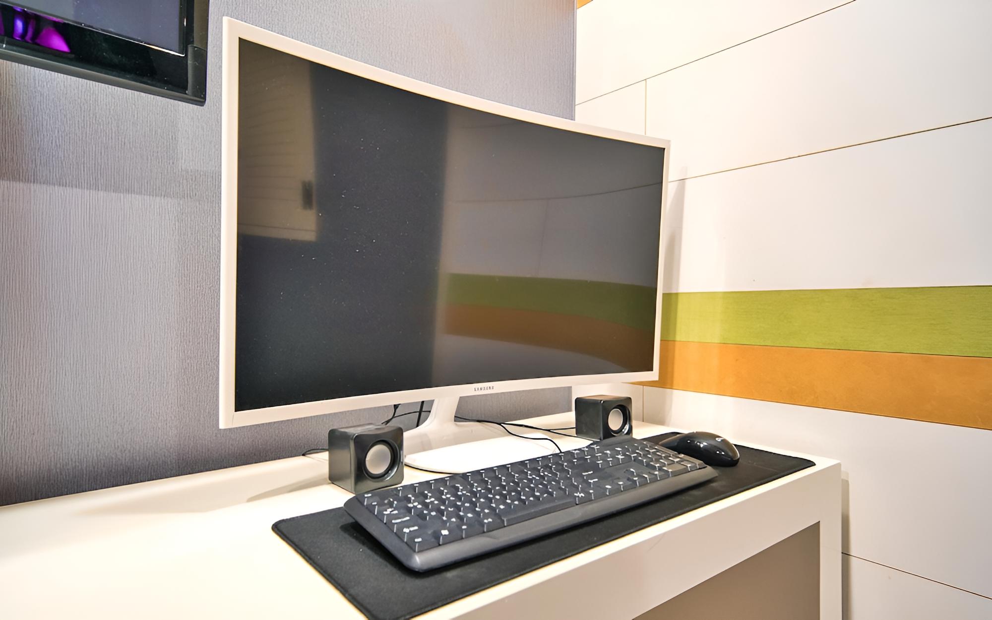 Room (Deluxe A High-end hard PC (Netflix &)
