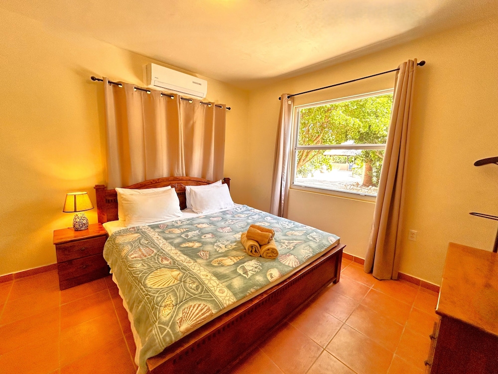 Bungalow, 3 bedrooms, Garden view photo 2