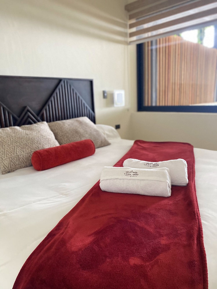 Suites with Volcano Views - 1 King Bed
