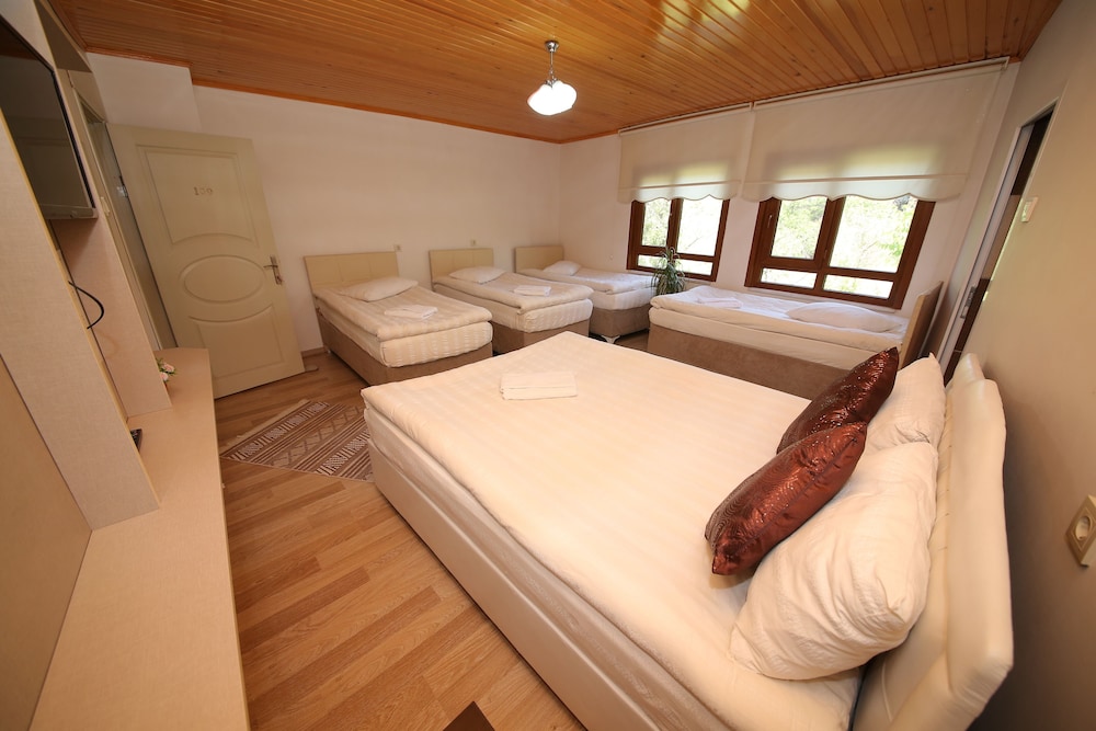 Standard Room, 6 Bedrooms photo 2