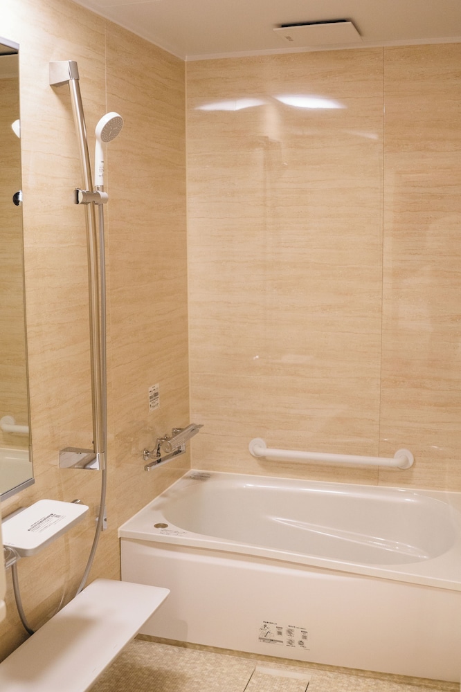 Japanese Style Room (8 Tatami mats), Private bathroom - Photo 9