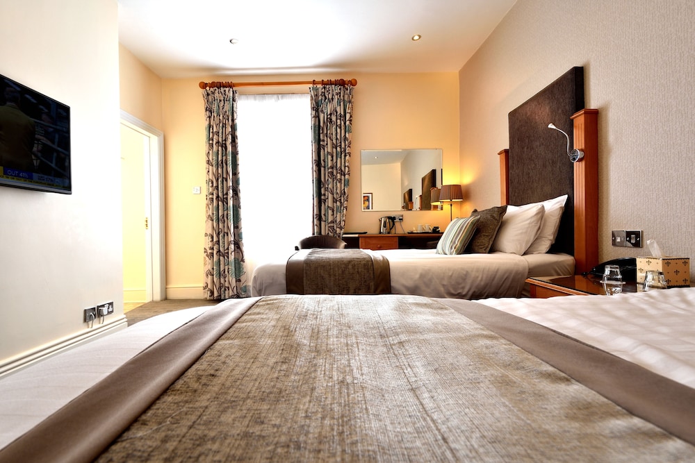 Superior Twin Room, 2 Twin Beds, Ensuite - Photo 6