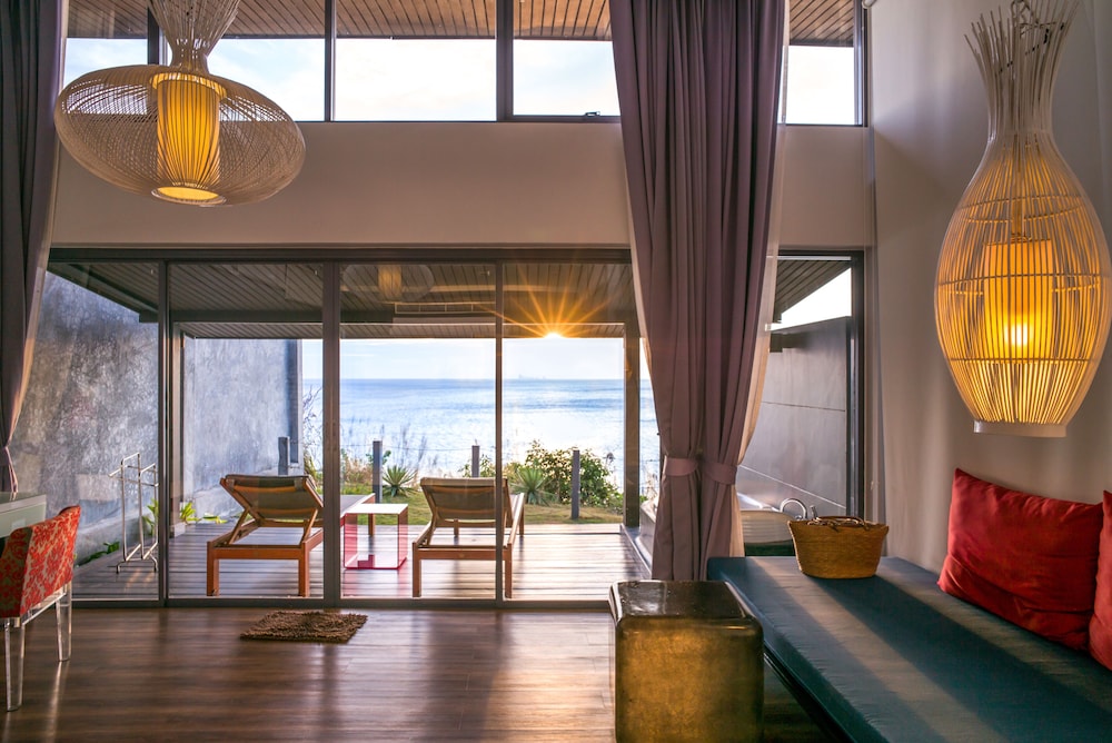 The Privilege Suite with Spectacular Sea View - Photo 21