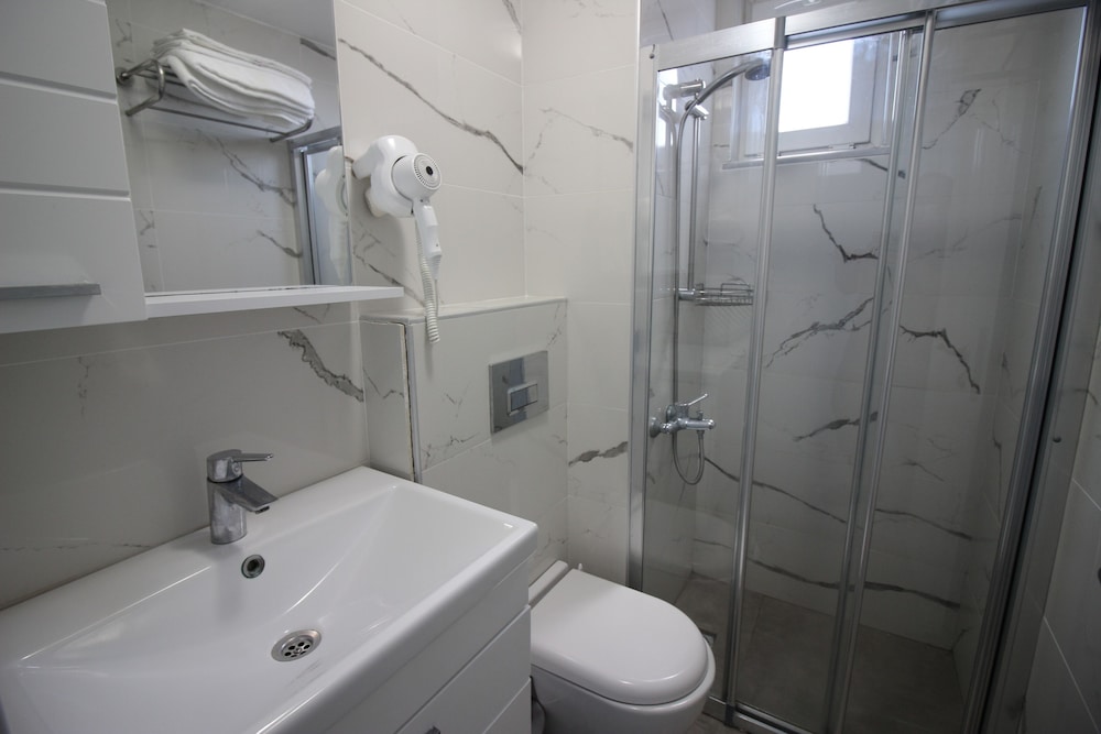 Standard Double Room - Photo 2
