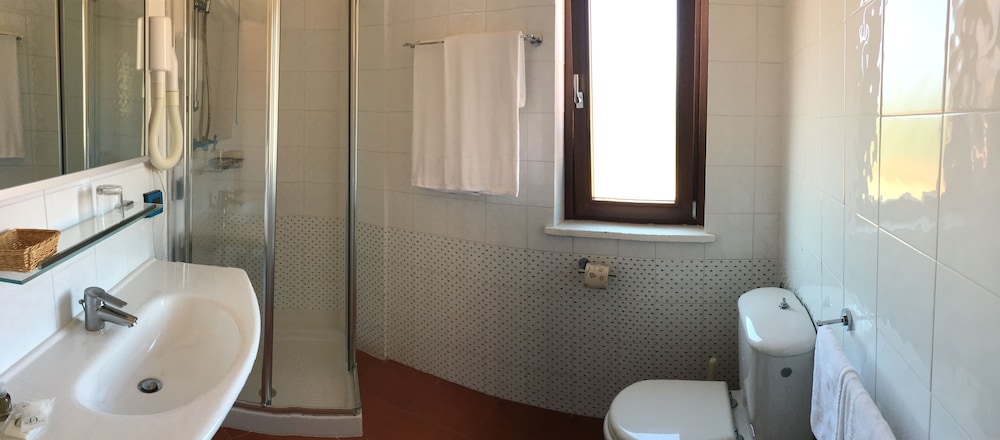Economy Double or Twin Room photo 2