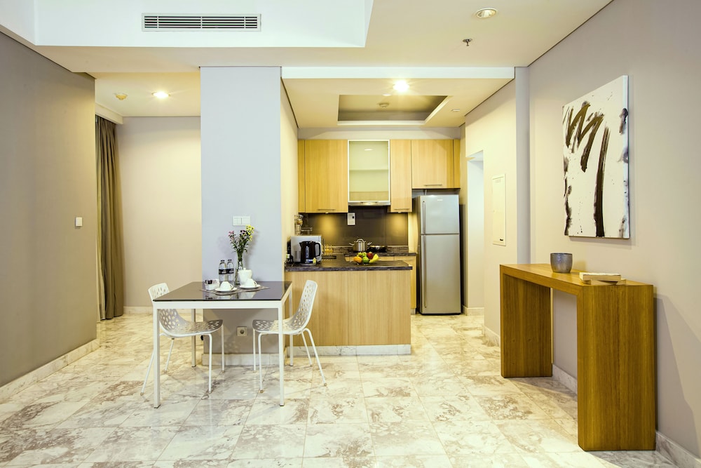 Premier Room, 2 Bedrooms thumbnail 6