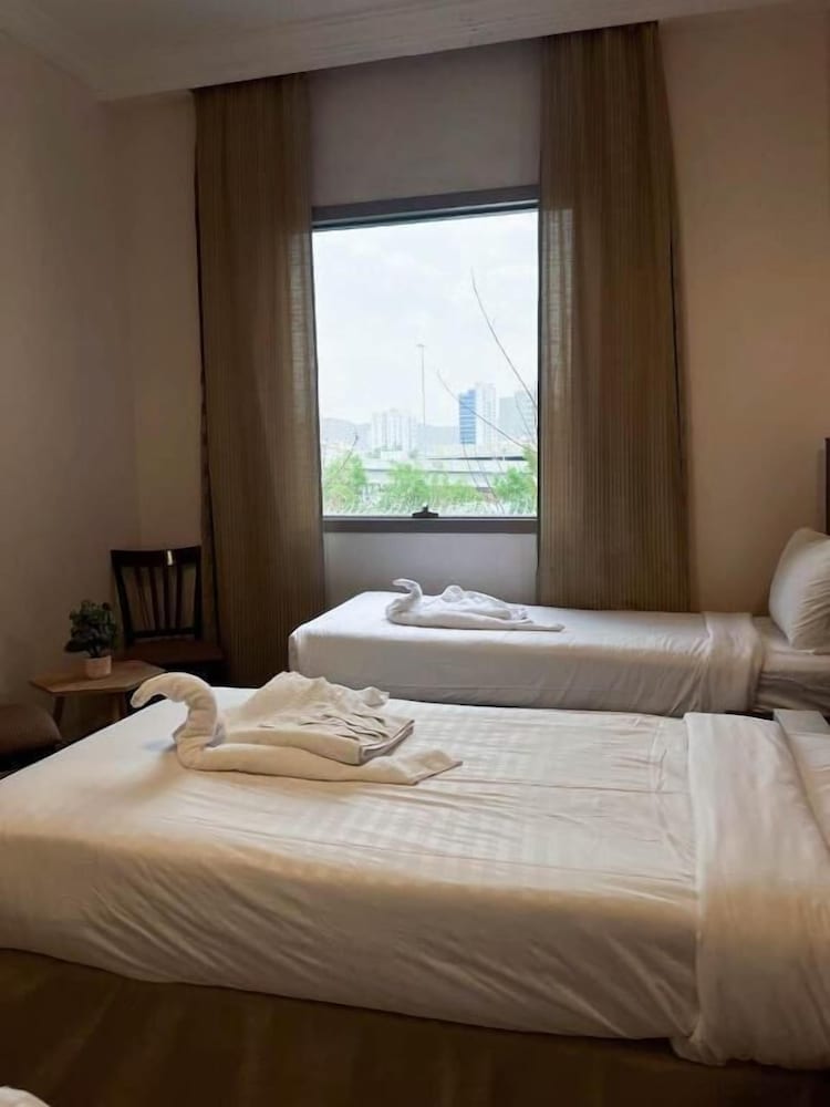 Twin Room, City View photo 2