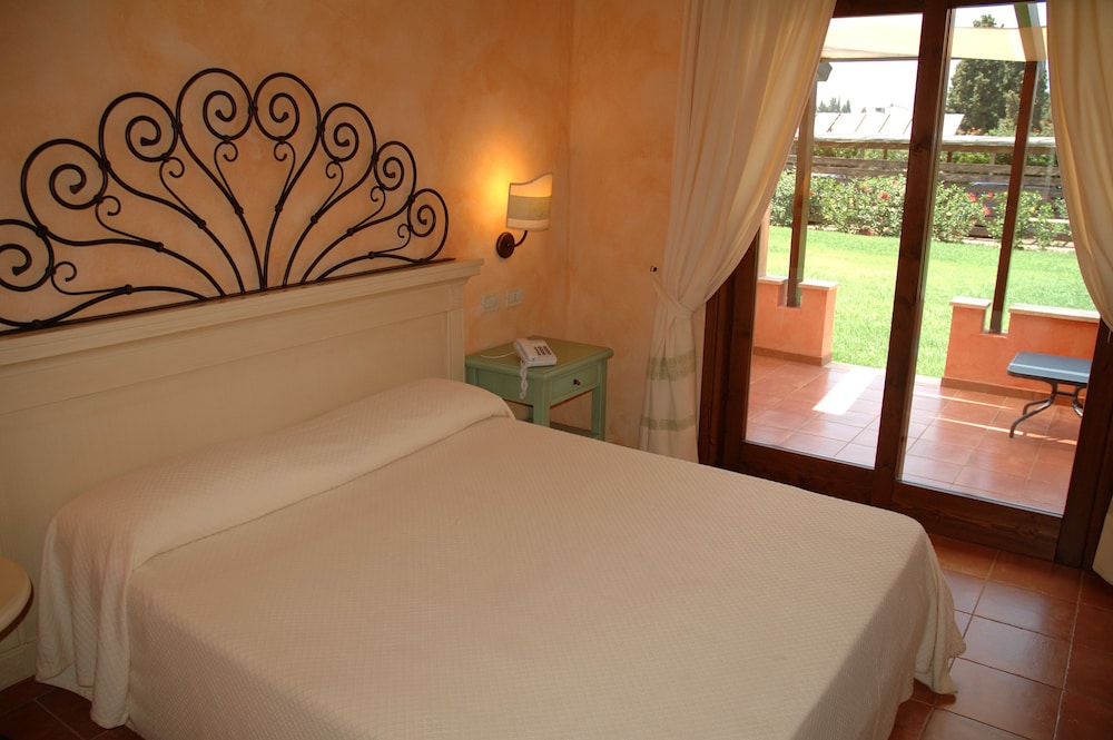 Basic Double Room, 1 Double Bed, Patio, Garden Area