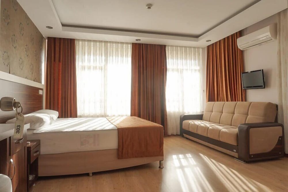 Standard Double or Twin Room photo 1