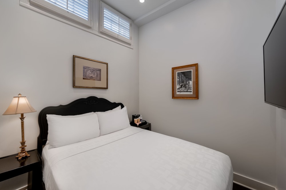 Standard Room, 1 Double Bed, Non Smoking - Photo 3
