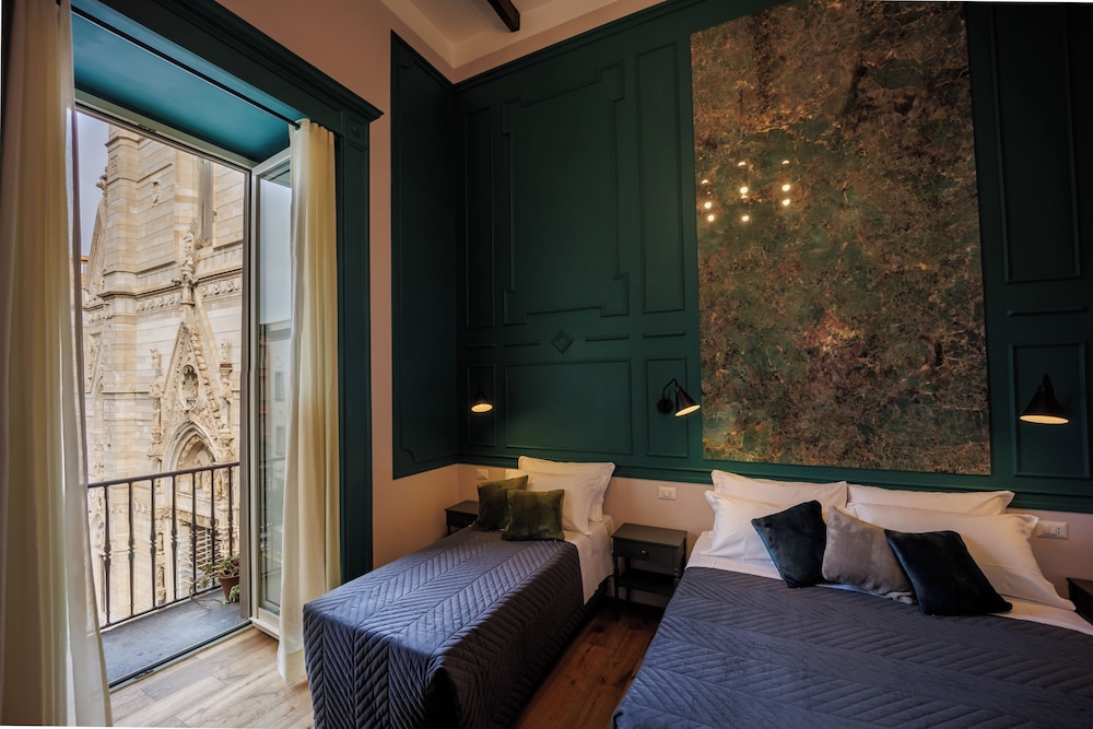 Luxury Triple Room, Balcony, City View