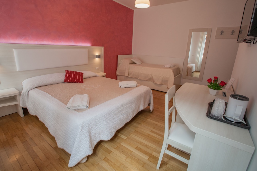 Quadruple Room photo 3