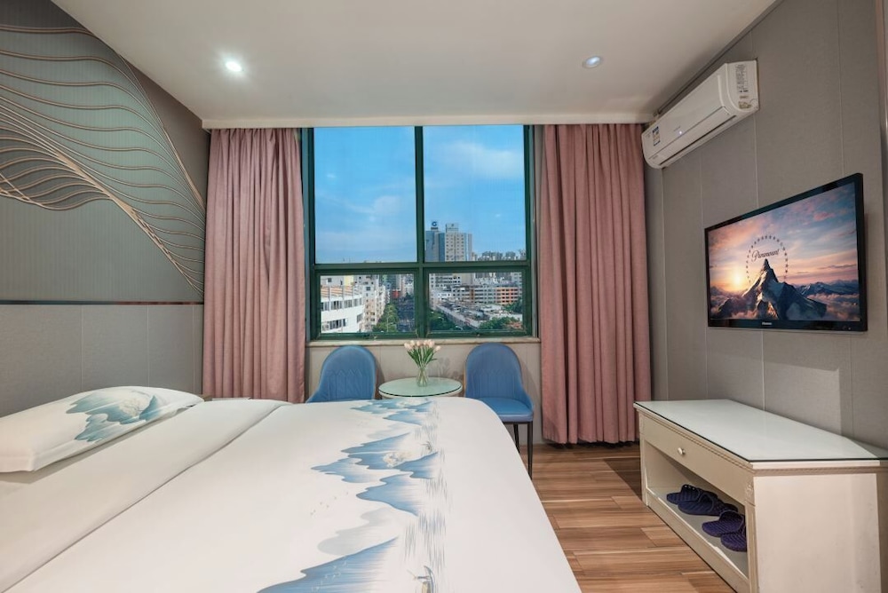 Classic Double Room, City View photo 3