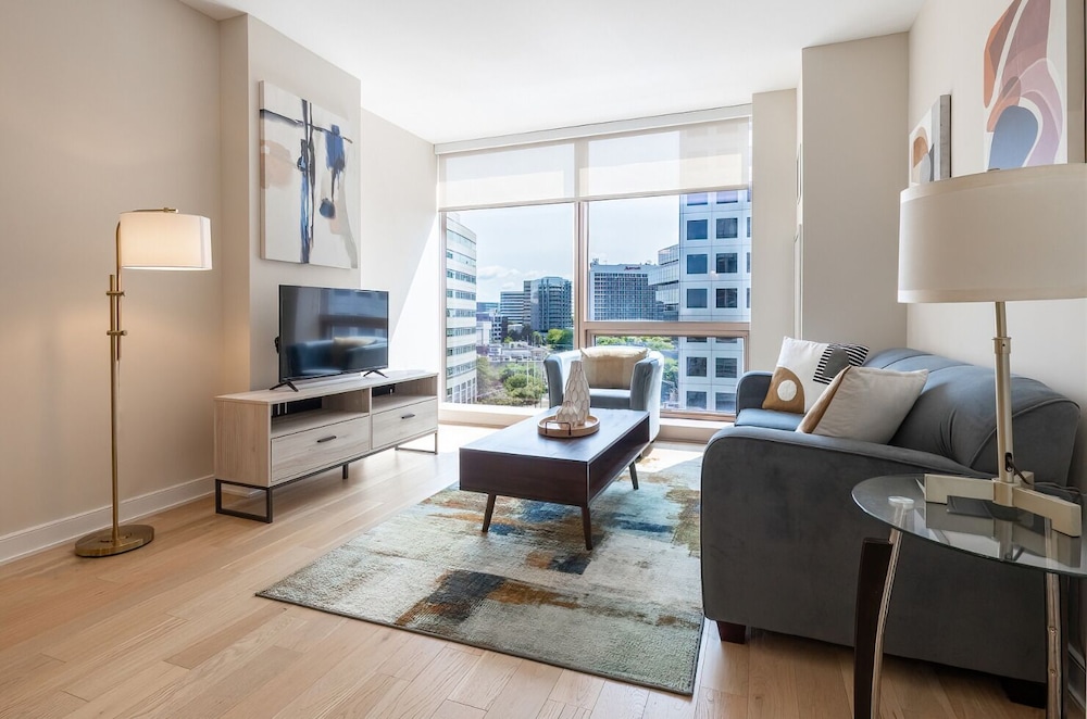 Apartment, Pets Allowed