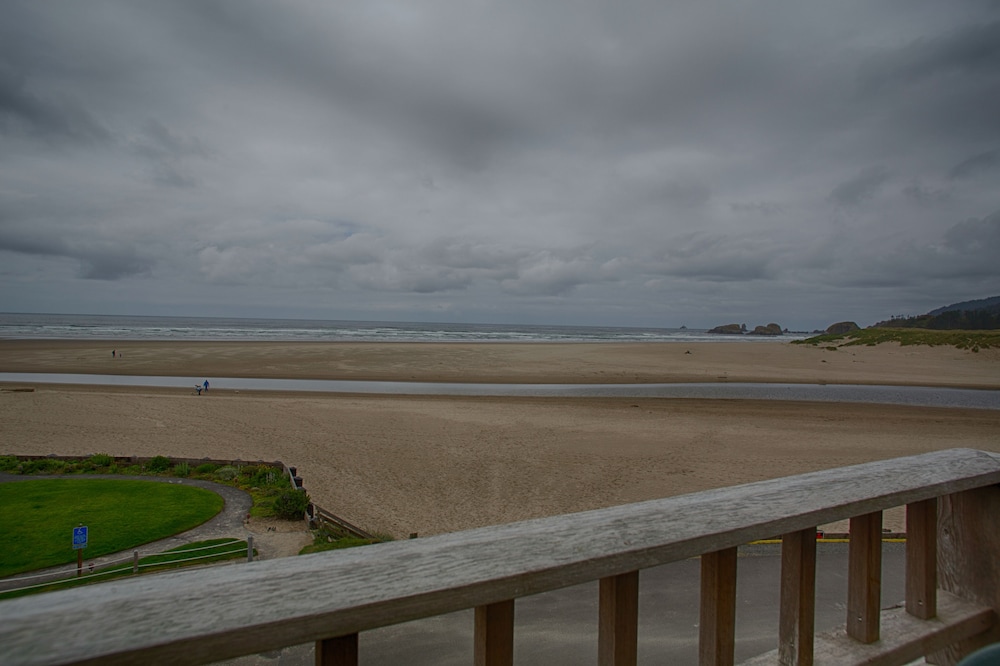 La Colina - Ocean View Queen Loft - Fireplace, Wetbar, Private Balcony photo 3