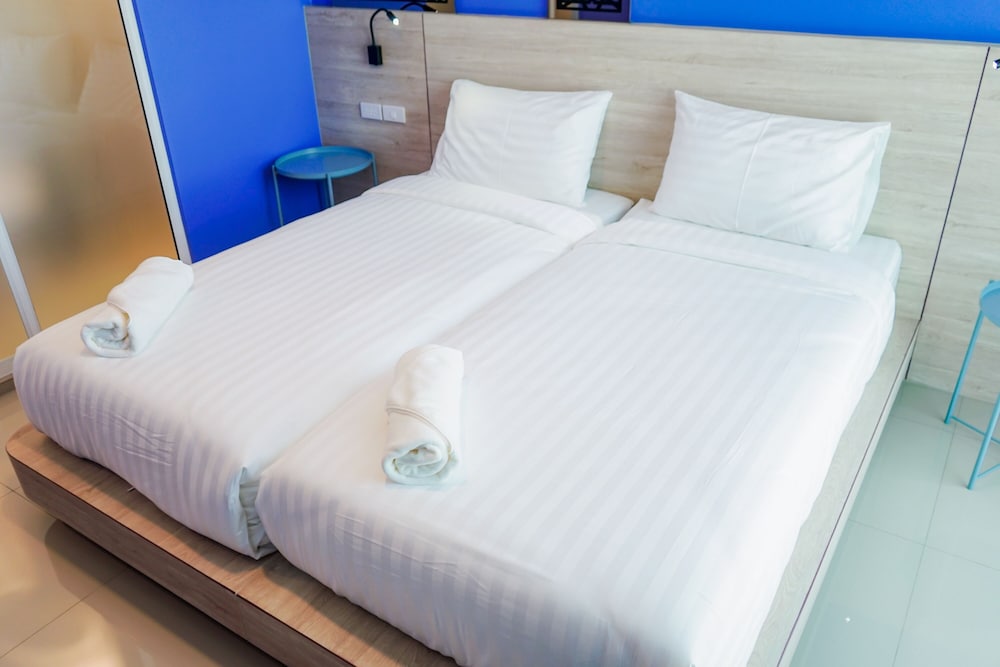 Standard Twin Room - Photo 2