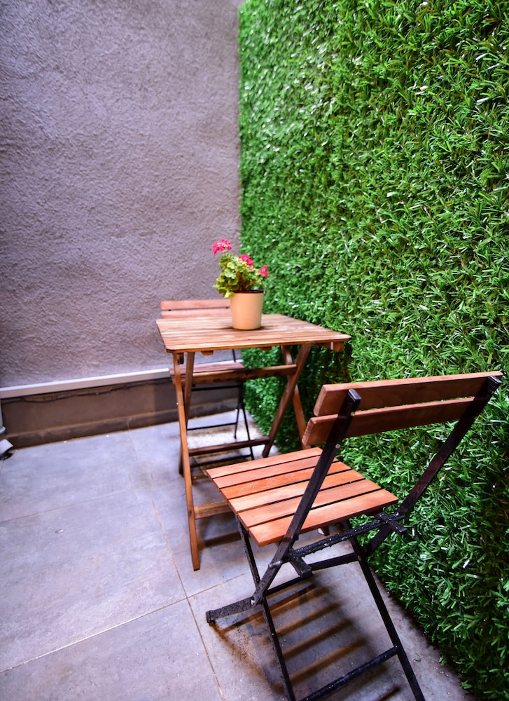 Superior Double Room (Basement Floor) photo 2
