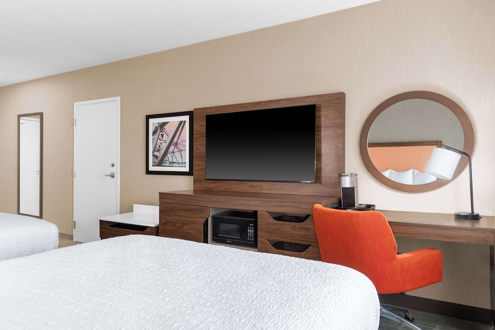 Room, 2 Queen Beds, Accessible, Non Smoking - Photo 1
