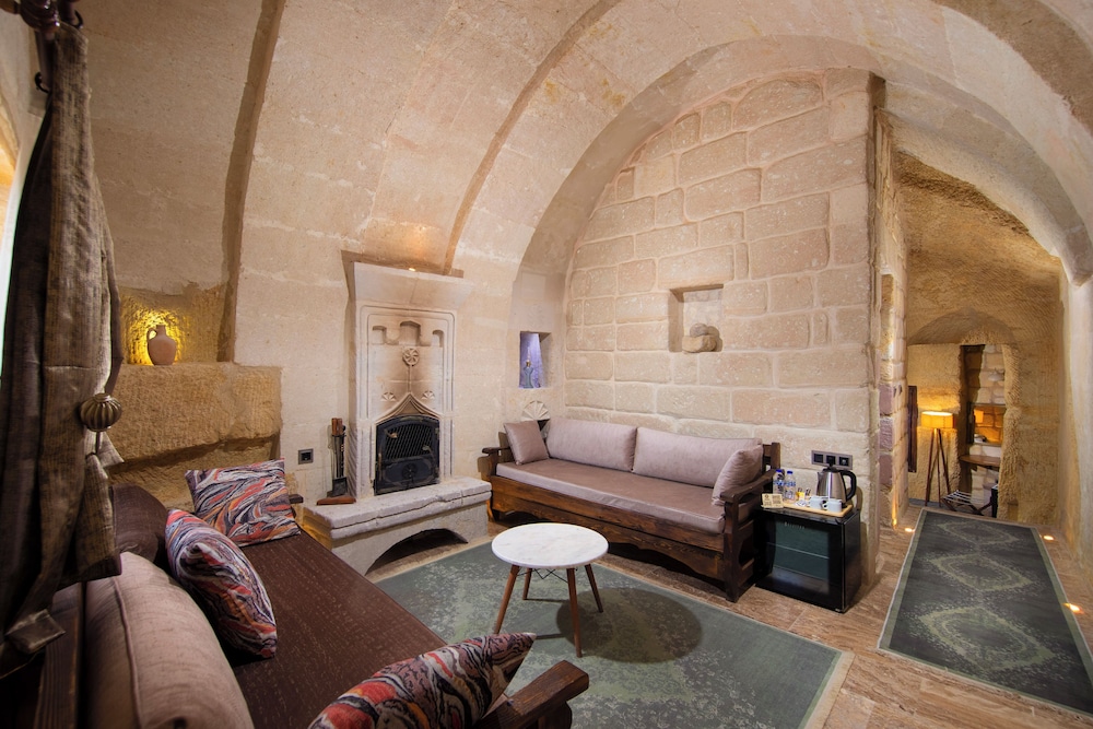 Family Suite, 2 Bedrooms, City View - Photo 4