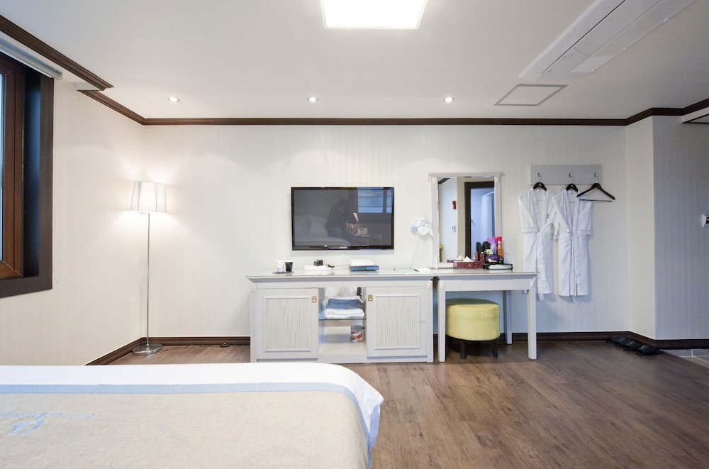 Standard Room, Ocean View photo 2