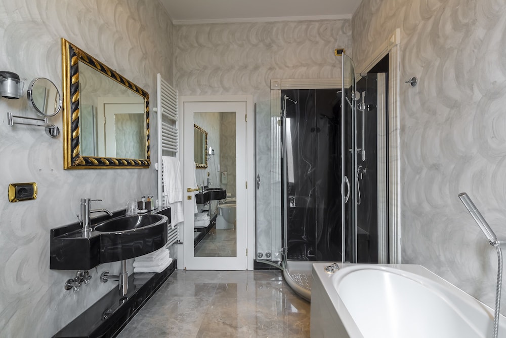 Quadruple Room - Photo 36