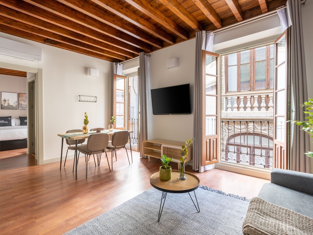 One-Bedroom Apartment with Balcony - Photo 2