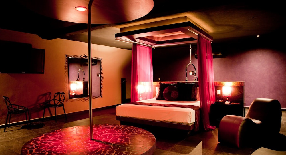 Suite Arabe VIP with Round Bed